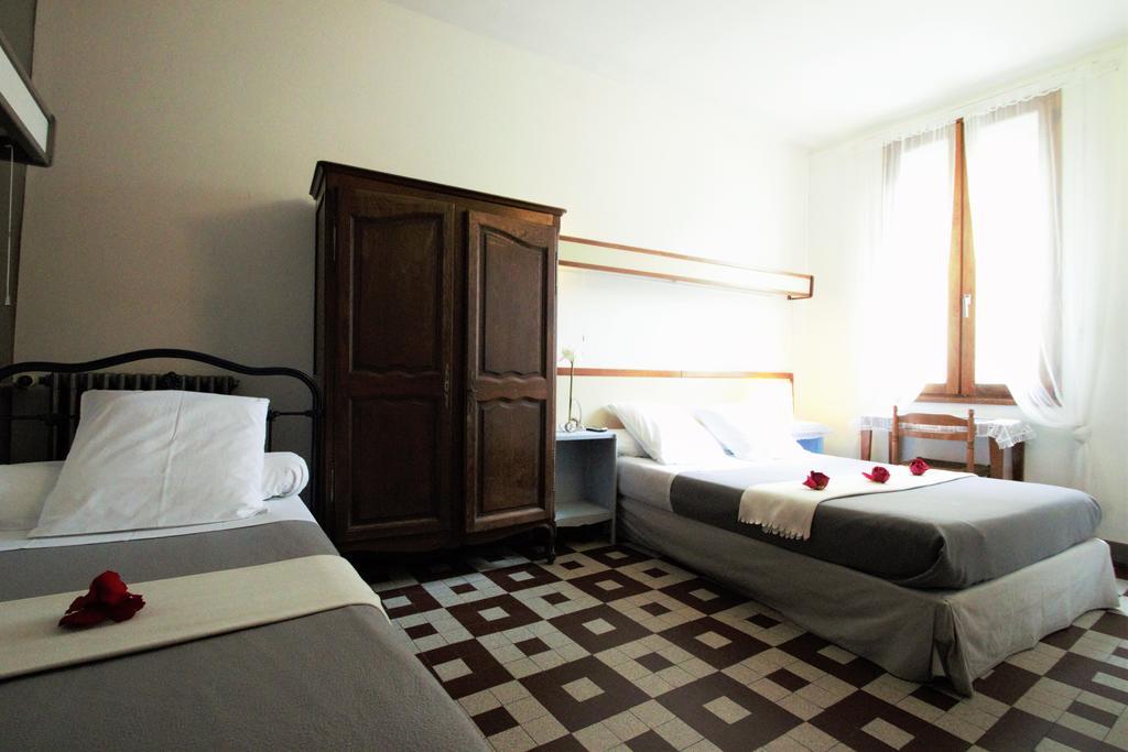Hotel Innova Cardabella Avignon Zimmer foto