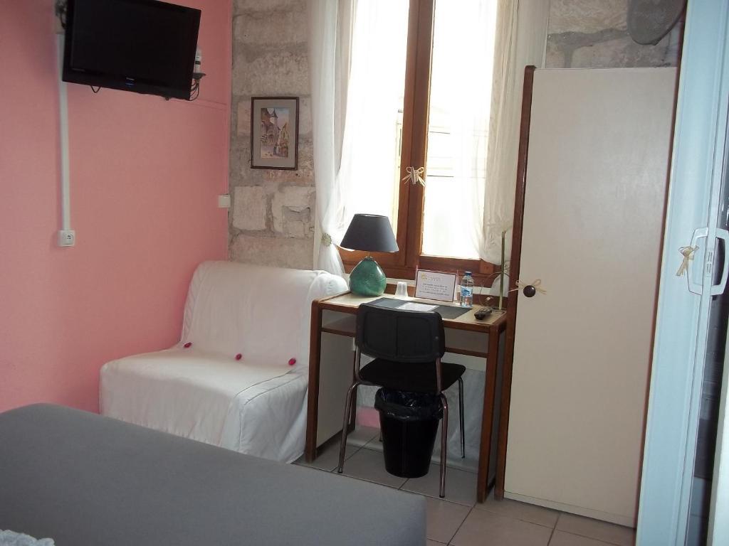Hotel Innova Cardabella Avignon Zimmer foto